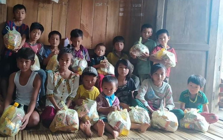 Children with food bags